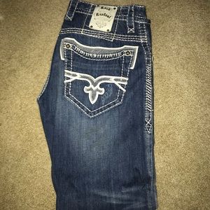 Dark blue men’s jeans in good shape barely worn